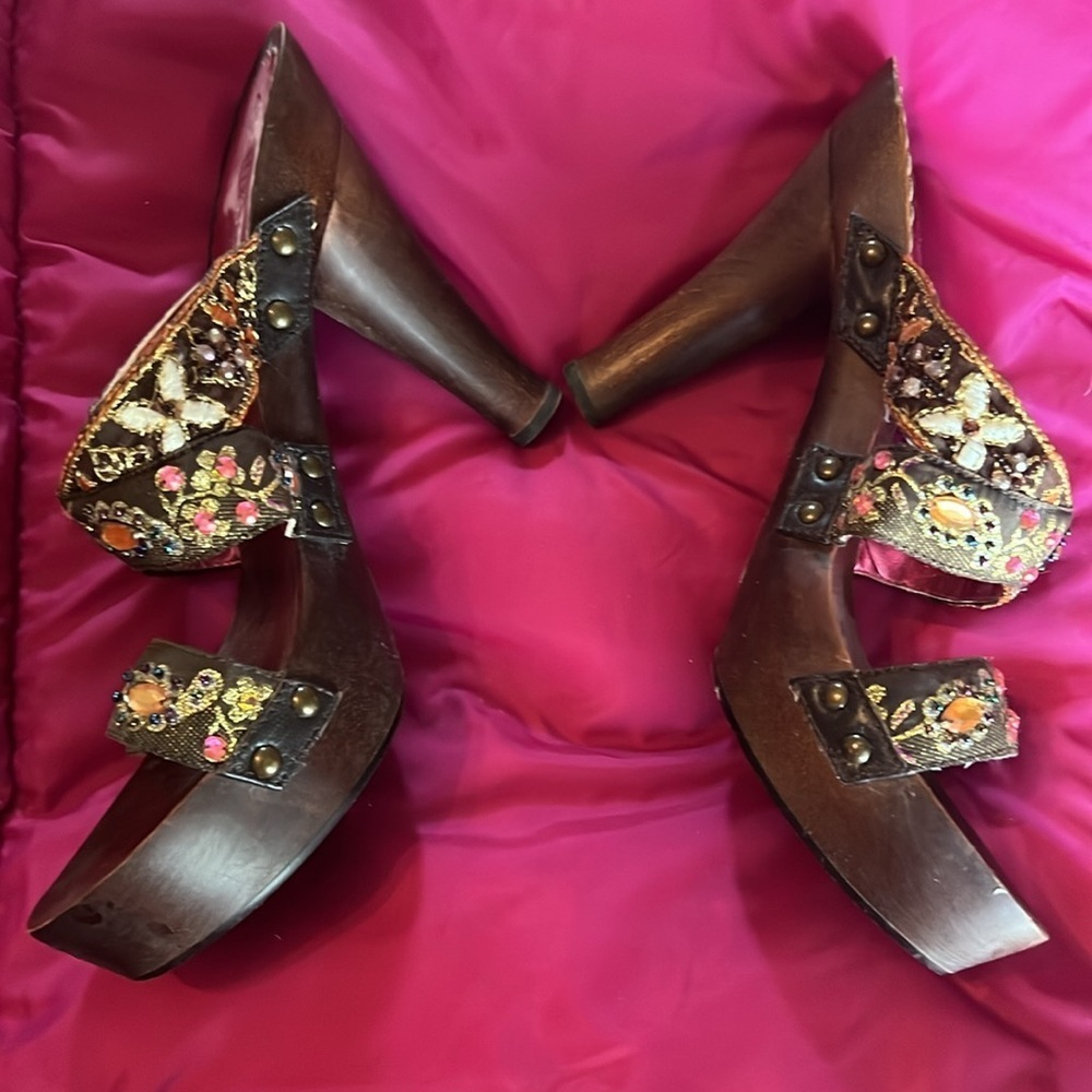 Colin Stuart wood high heeled beaded sandals 8B - Picture 3 of 5